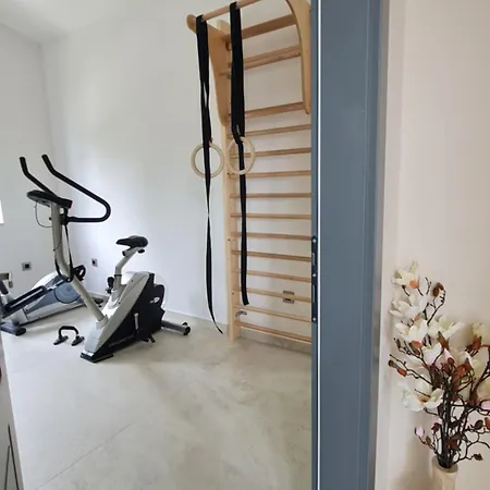 Lunetta Villa *