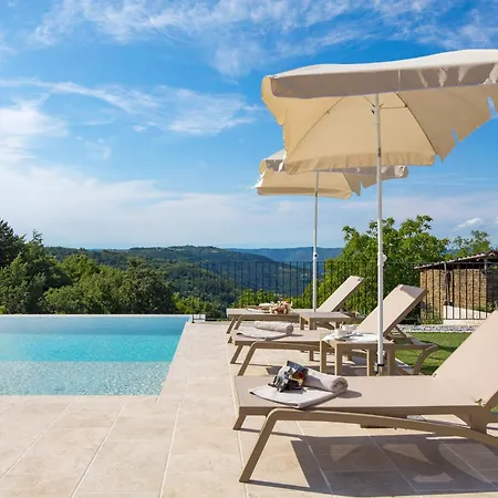 Lunetta Villa Kascerga