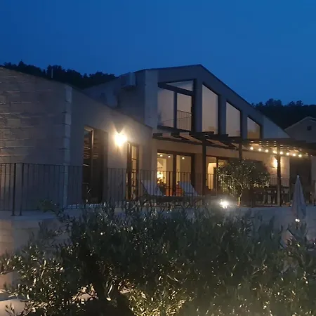Lunetta Villa Kascerga