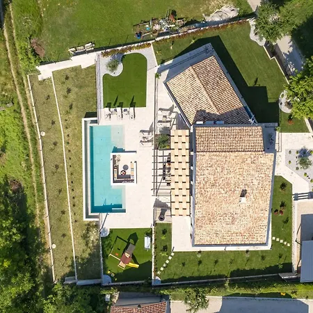 Lunetta Villa
