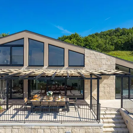 Lunetta Villa Kascerga